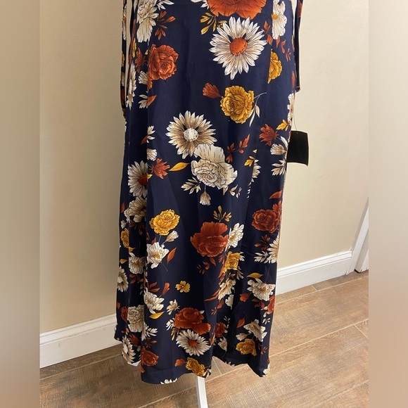 Lulus Flourishing Flirt Navy Blue Floral Cutout Halter Midi Dress Large NWT - Picture 7 of 15